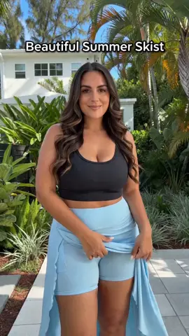 Women's Plus Size High Waist Split Skirt with Pockets, Elastic Casual Solid Color Design, Summer Outdoor Leisure Half Skirt, High Waisted Skorts #plussizeshorts #plussizesummerdress #plussizeoutfitideas #highwaistpantsforwomen #أزياء_صيفية_لطيفة #plussizestaples #golfskirt #plussizetwopieceset #2in1skirts #plussizeleggings