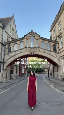your sign to go 🪻 #studyabroad #oxford #oxforduniversity #college #fyp 