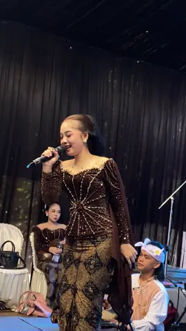 Denok - Chika #samudraentertainment #fypp #campursari #sindencantik #denok 