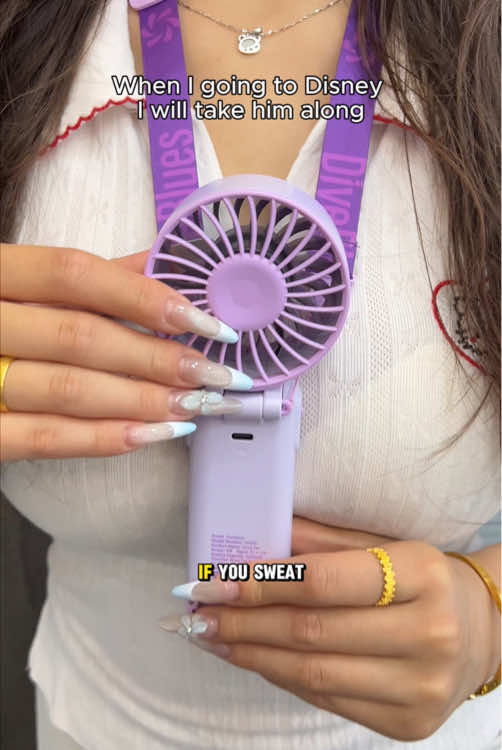 It feels like a giant furnace outside.Luckily,I brought a portable fan.#Diveblues #portablefan #handheldfan #tiktokdealsforyoudays #summerwins 
