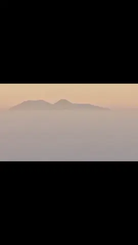 gunung apa itu sblm landing d jkt