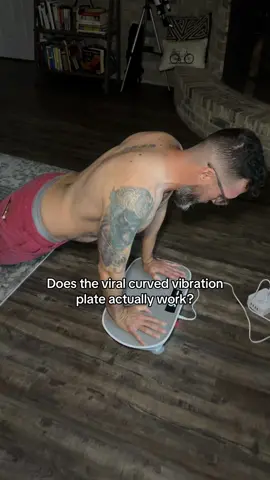 47 year old husband doing push ups on the viral curved vibration plate  #vibrationplate #homeworkout #mensfitness #abworkout #fitnessfinds 