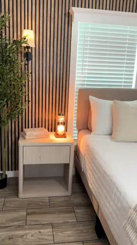 Después de mucho tiempo de tener estas mesitas de noche hoy les estuve agregando una pequeña decoración.  #nightstand #nightstands #dealsforyoudays ##homedecor 