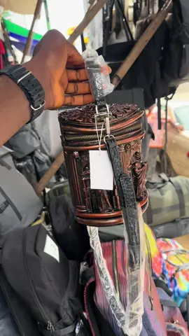 The details on this bag are absolutely insane. 🔥🖤✨ #BagGoals #FashionFinds #LuxuryStyle #ShoulderBag 
