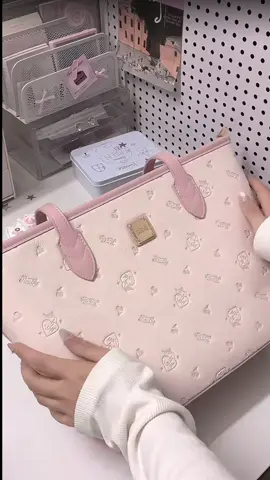 Tui size to hello kitty #review #unboxing #fyp #viral #flowers 