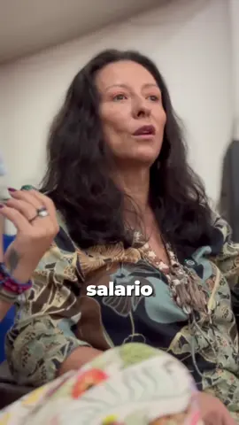 En el Valle se vota por la vida 🫰 Pilar Rueda, esposa de Iván Cepeda y futura primera dama se refiere a los intentos del candidato vicepresidencial Restrepo por tumbar los logros del gobierno Petro que benefician a la clase trabajadora, como el aumento del salario mínimo.  En Colombia no vamos a permitir que el hombre que dejó un hueco fiscal de 36 billones en el gobierno Duque ahora sea vicepresidente.  Los derechos del pueblo se respetan.   #cepedapresidente #ivancepeda #eleccionescolombia2026 #gustavopetro #aidaquilcué 