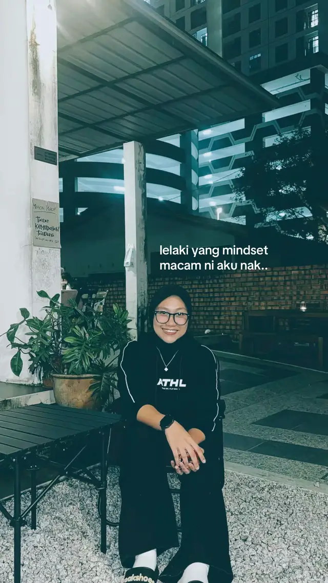 “ cantik itu sederhana “