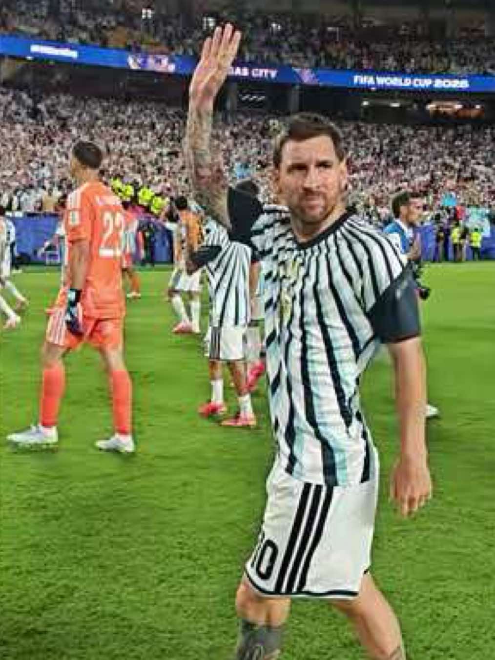 Messi’s night. 🎩 #FIFAWorldCup 
