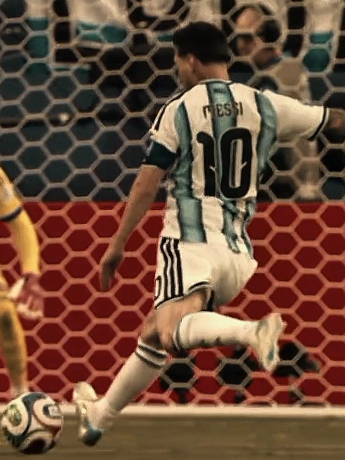 Mais 1 hat-trick do MELHOR... . #messi #lionelmessi #copadomundo #edit #futebol 
