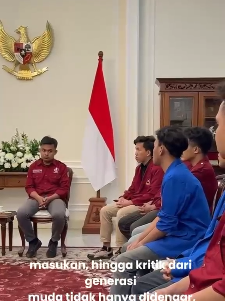 Istana terbuka untuk aspirasi. Mas Gib mendengar, mahasiswa menginspirasi. #menyalagibranku #wapresgibran #gibranrakabumingraka #aksigibran #fyp 