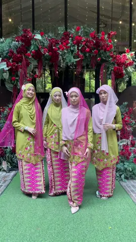Bridesmaid dengan bestie 🩷💚 