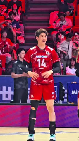 your smile doing the thing you love the most,as long as you're enjoying doing volleyball ill always be here✊🏼 #yukiishikawa #石川祐希 #ryujinnippon #vnl2026 