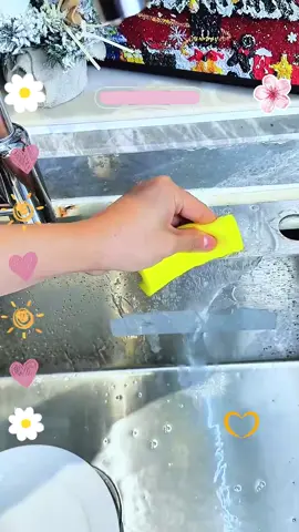 Always wet around the faucet? Use this silicone mat! Say bye to water stains, keep tidy.#convenient #CleanTok #Home #share #creative 