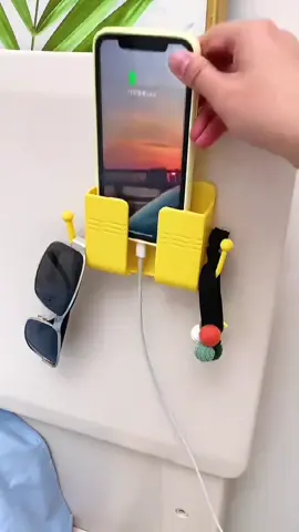 Giá đỡ dán tường để sạc điện thoại, remote, ổ cắm, kệ đựng đồ dán tường kèm 2 móc treo đồ #giadodantuong #kedungdodanang #giadungthongminh #giadungtienich #xuhuong 