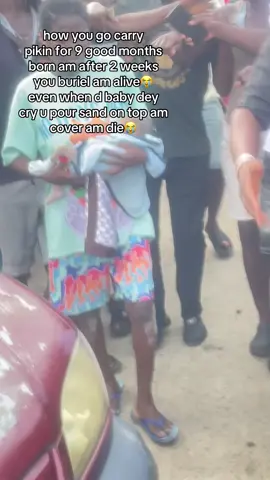 nor be say the father denied the baby he expected the pregnancy, till u born the baby u say just becos he dey maltreat you u killed an innocent child, why u nor carry give the boy family or better still run leave am concern of road make person carry am some souls are heartless😭😭😭
