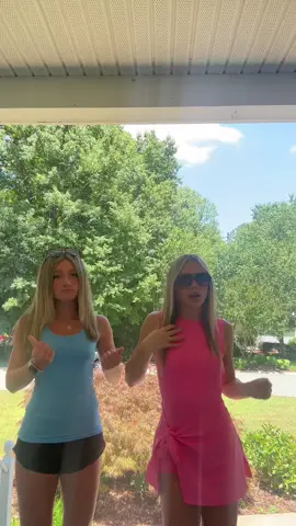 Ooo we fineeeee @KATE🧁💐🤍😇💝 @blakely 🤍 #viral #dance #bestduo #blowthisupforme #fypシ゚viral 
