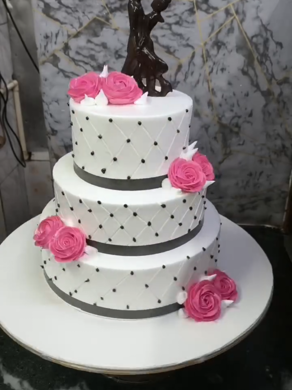 Three tired wedding anniversary cake design