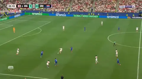 مارتن باتورينا يمنح كرواتيا التعادل من تسديدة قوية لا تصدّ ولا تردّ #كاس_العالم  #كرواتيا  #هدف 