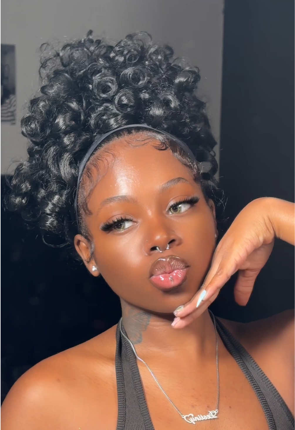 POV: I find the cutest synthetic headband wigs for you 🤩 @Lush Haute  #wigtok #syntheticwig #wig #synthetichair #headbandwig 