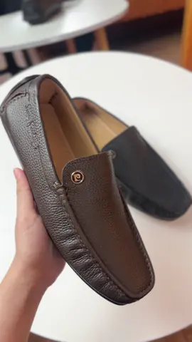 Đôi giày mọi Pierre Cardin 533 – chỉ cần xỏ vào là lịch lãm. 👞 Da cao cấp, form ôm chân, đi làm hay đi chơi đều chuẩn phong độ. #xuhuongtiktok #viral #PierreCardin #giaymoinam #dabothat 
