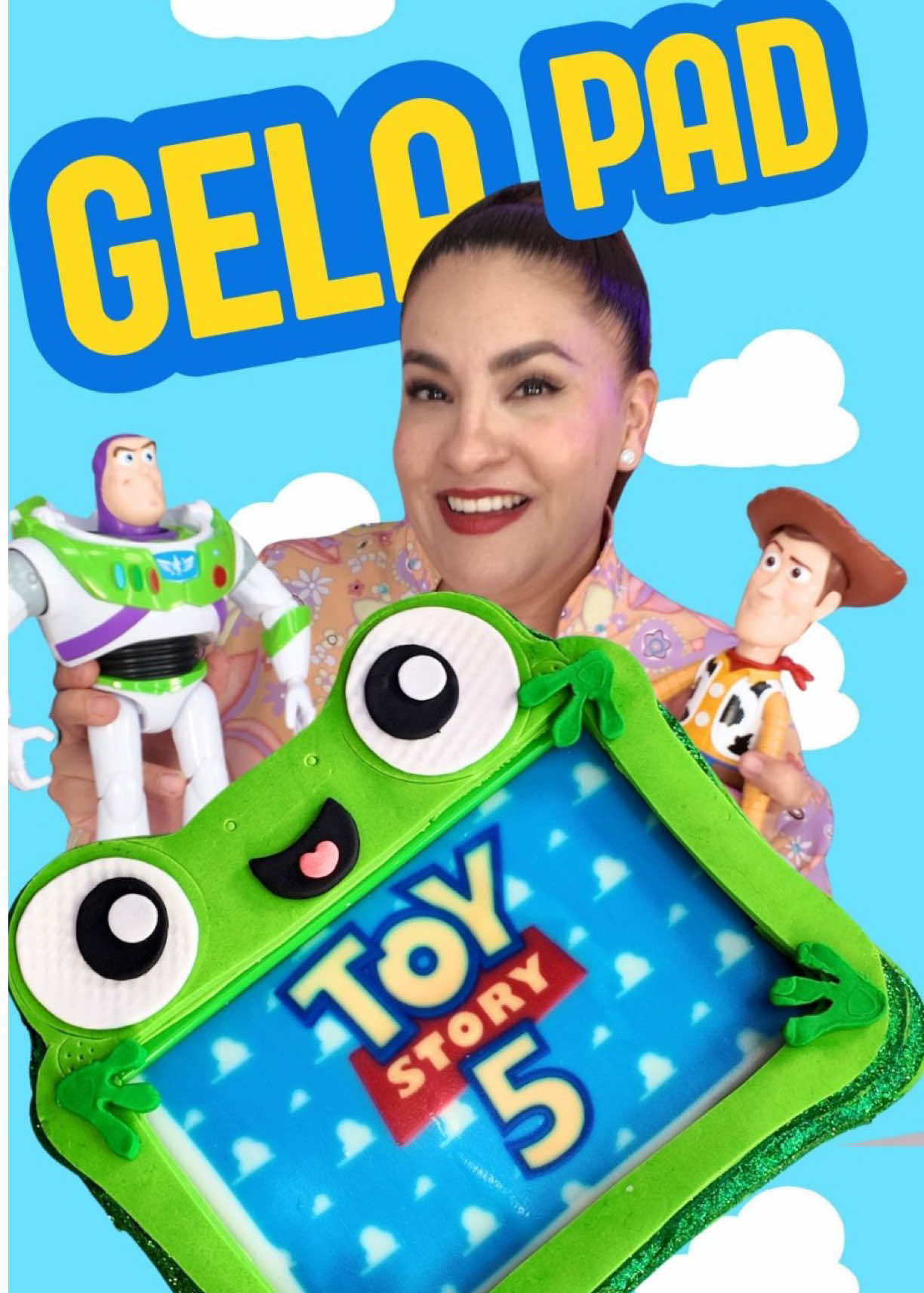 🧸✨ Hoy estaba preparando esta gelatina y empecé a notar algo extraño... Cada vez que necesitaba algo, ya estaba listo. 👀 No quiero señalar culpables, pero Woody, Buzz, Rex y el nuevo integrante de Toy Story estuvieron muy cerca de la receta todo el tiempo. 🤠🚀🦖🤫 ¿Creen que los juguetes me ayudaron a hacer esta gelatina o fue pura coincidencia? 🍮✨