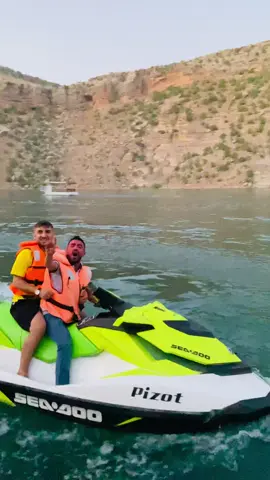 Kürtler Uçuyorrrr 😂😂 @𝐊𝐚𝐫𝐚𝐦𝐬𝐚𝐫 𝐒̧𝐚𝐢𝐫 🎙️ ❤️ #egile999 #keşfet #jetski 