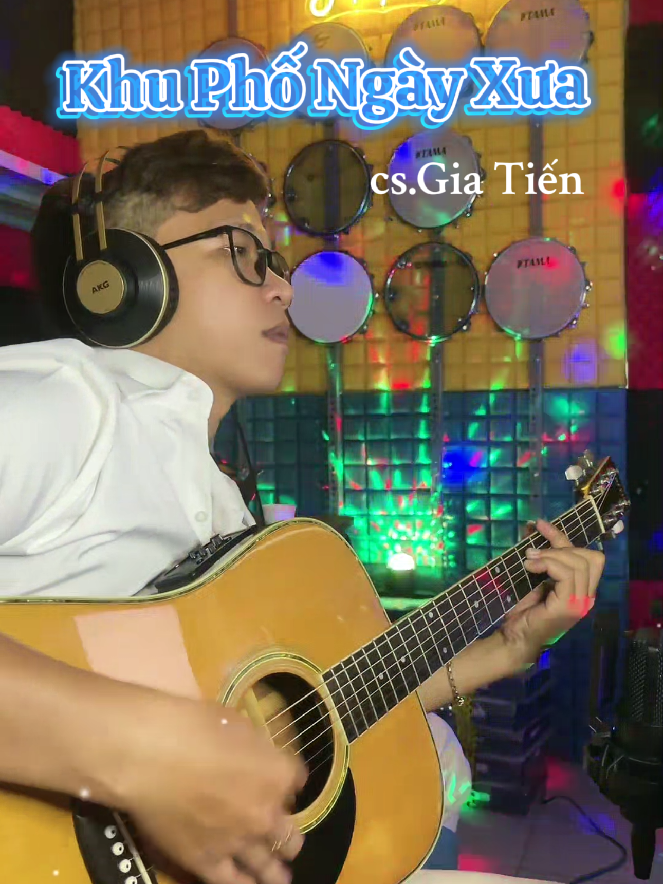 Khu Phố Ngày Xưa - guitar đệm -PHỤNG PO #phungpohuongdangobo #guiatr #phungpogobo #GUIATRDEMHAT 