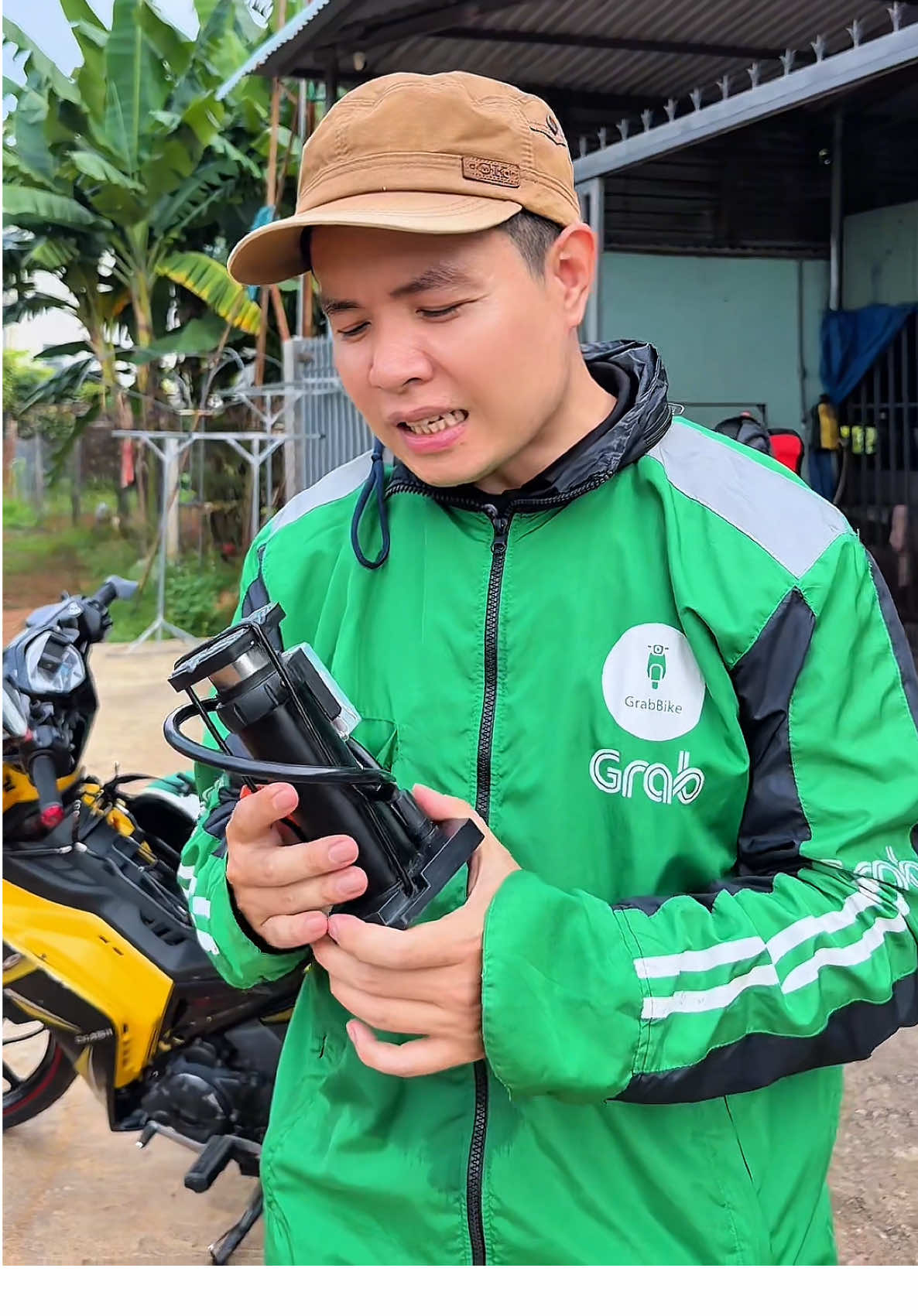 Máy bơm lốp xe máy, ô tô, bể bơi , bóng thể thao… #maybomlopxe #bomlopxe #cauhaihieune 