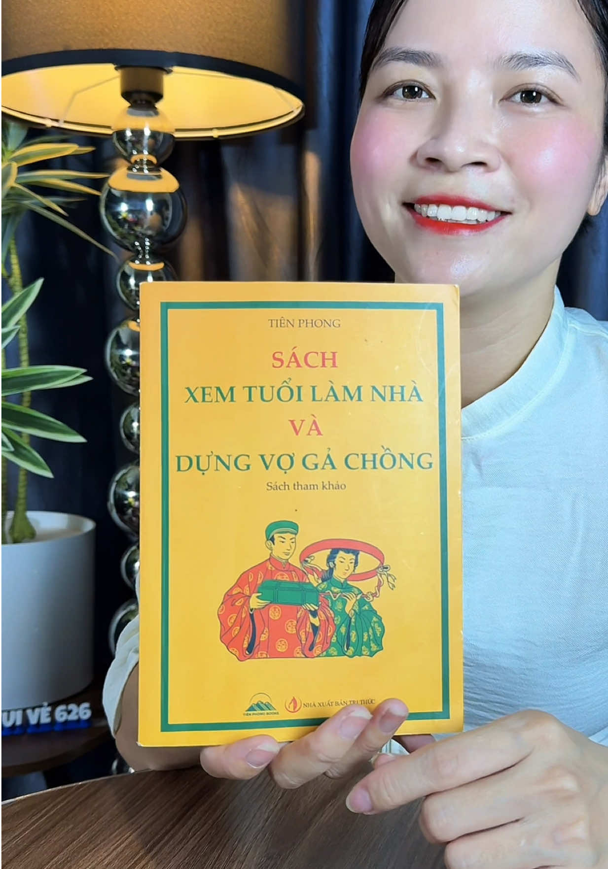 Sách xem tuổi làm nhà và dựng vợ gả chồng