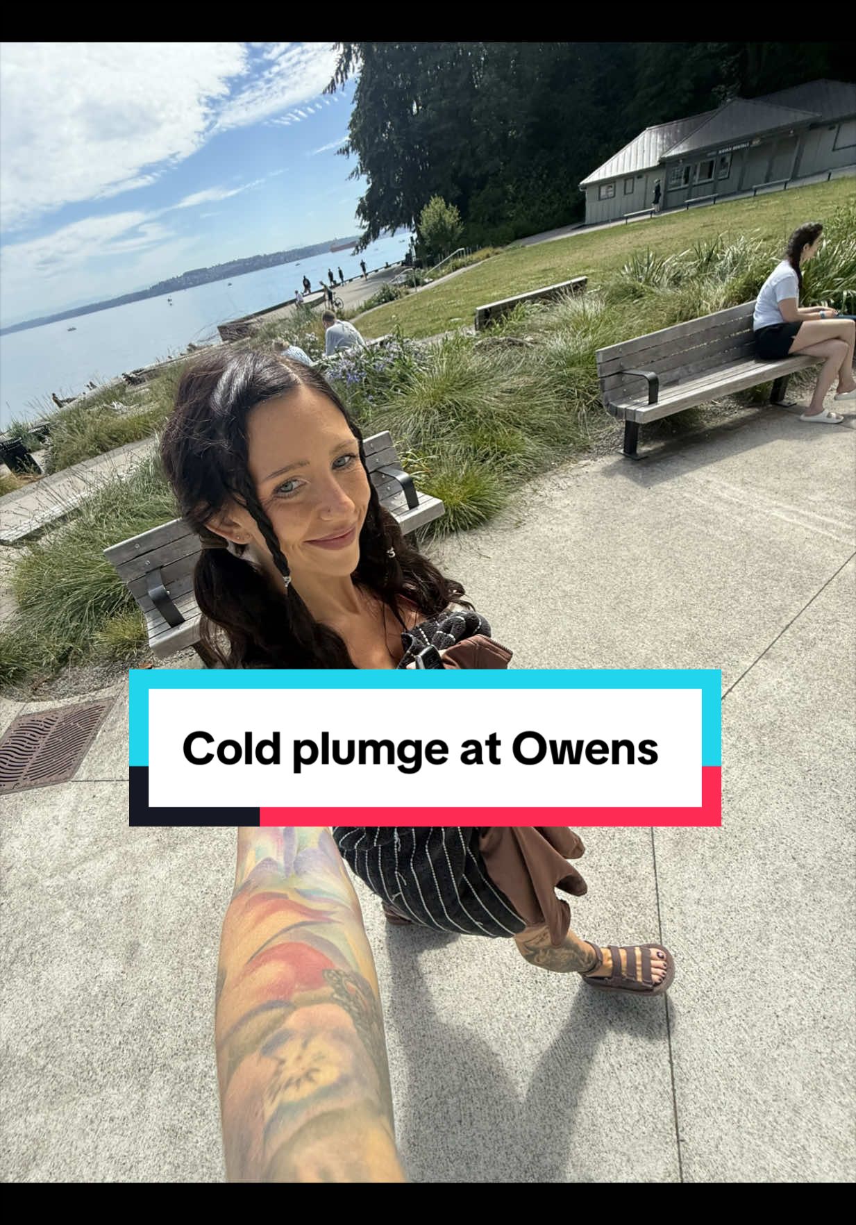 Cold plunge with me at Owen’s beach 🌸🌻🌷 Benefits on cold plunging … Cold plunging offers significant physical recovery advantages and mental health enhancements by leveraging the body's acute physiological response to freezing temperatures.Physical Recovery & PerformanceEases muscle soreness. Frigid water narrows blood vessels to reduce swelling.Combats workout inflammation. It restricts blood flow to minimize local tissue swelling.Prevents post-exercise DOMS. It lowers muscle temperature to suppress delayed-onset muscle pain.Lowers core temperature. It rapidly cools down an overheated body after extreme cardio.Mental Wellbeing & FocusTriggers dopamine surges. Research shows a massive 250% increase in feel-good chemicals.Floods endorphins naturally. It activates natural painkillers that evoke a post-plunge euphoria.Sharpens neurological focus. The cold shock spikes norepinephrine to elevate sharpness and alertness.Lowers stress hormones. Regular immersion helps blunt long-term cortisol production.Metabolic & Systemic HealthIgnites resting metabolism. Shivering and cold adaptation activate calorie-burning brown fat.Aids blood sugar. Repeated cold exposure helps improve overall insulin sensitivity.Improves sleep efficiency. Lowering core temperature helps induce deeper, less restless sleep.