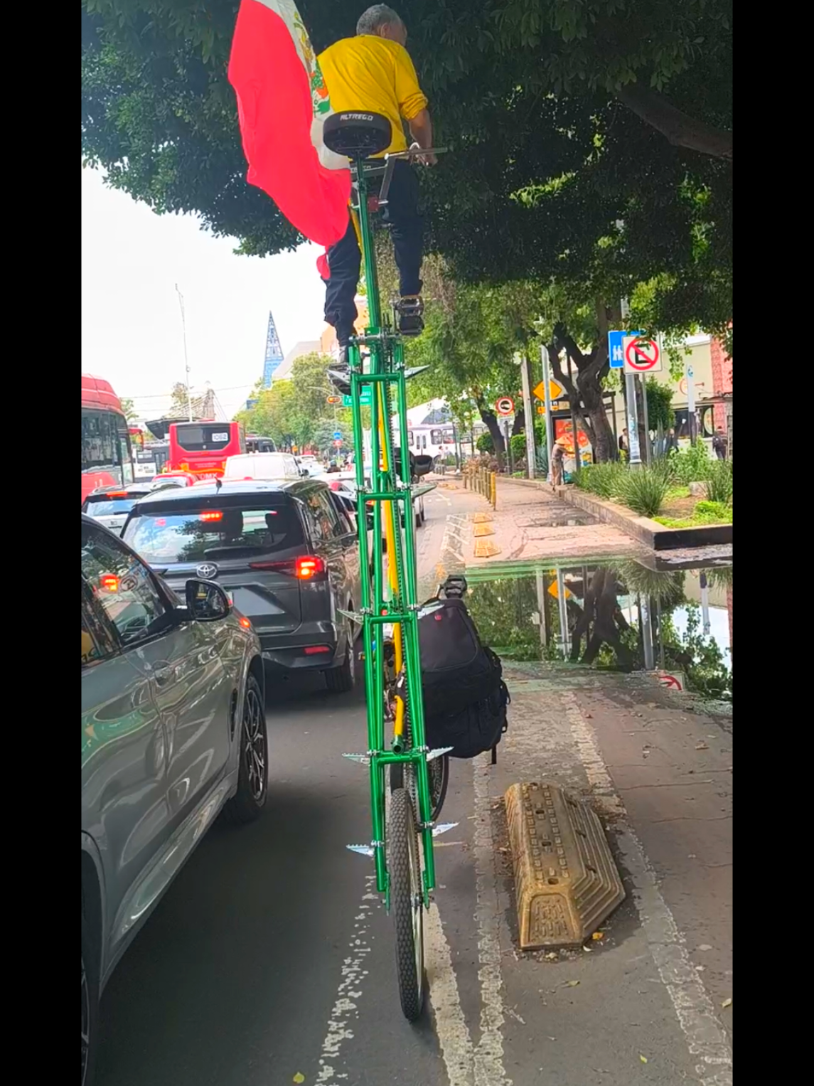 Un día cualquiera en la CDMX 🤠🇲🇽 #mimexicomagico #bicicleta #fyp #mexico #mexicocheck 