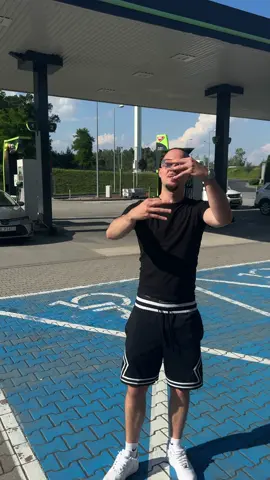 Streamujemy na zdrowie zaraz upuszczam kolejny banger 🤲🏼