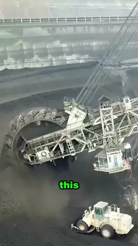 This Giant Excavator Can Eat a Mountain#Bagger288 #GiantExcavator #HeavyMachinery #Mining #Engineering #MegaMachines #ConstructionEquipment #HowItWorks#usa🇺🇸 