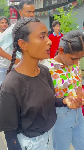 नेपालमा देखिएको यो दृश्यबारे तपाईंको के विचार छ? 🇳🇵 कानुनको पालना सबैले गर्नुपर्छ। तपाईंको प्रतिक्रिया कमेन्टमा साझा गर्नुहोस्। 👇#sewakhabar 