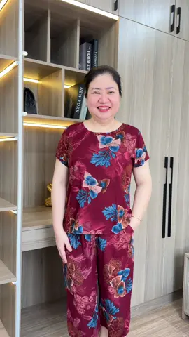 Mẹ mặc bộ này nhìn thật dịu dàng#dobotrungnienchome #tinhdobotrungniendep 