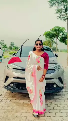 আমাকে কেমন লাগলো শাড়িতে সবাই বলে যাবেন ❤️❤️