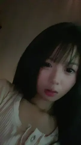 “ Thà lấp lánh trong thế giới của mình, còn hơn phải khiêm tốn trong cái nhìn của người khác “