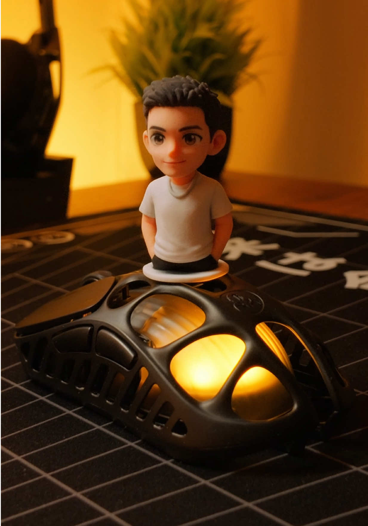 @JuJuBit just took my setup to another level 🔥 They use AI to generate a 3D model from a pic 🤯 The details on this 7cm miniature are insane!  #jujubit #desksetup #setupupgrade #GamingSetup #pcsetups 