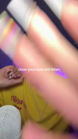 Close your eyes and focus on the noise. Is it close or far ? ASMR ✨⭐️ #asmrsounds #focusasmr #nailsounds #relaxingvideo #tinglesasmr 