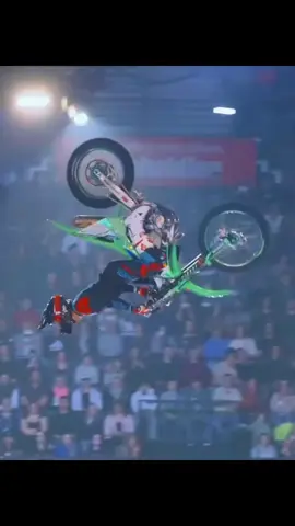 Motorcycle FMX freestyle stunt show Auraaa 999%🏍️🥶💪🔥🤯 #USA  #motorcycle  #stunt  #FMX  #fyp 