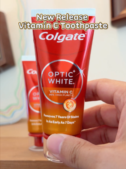 Say goodbye to dullness, hello to Vitamin C. 👋🧡#ColgateOpticWhite #ColgateVitaminC #VitaminC