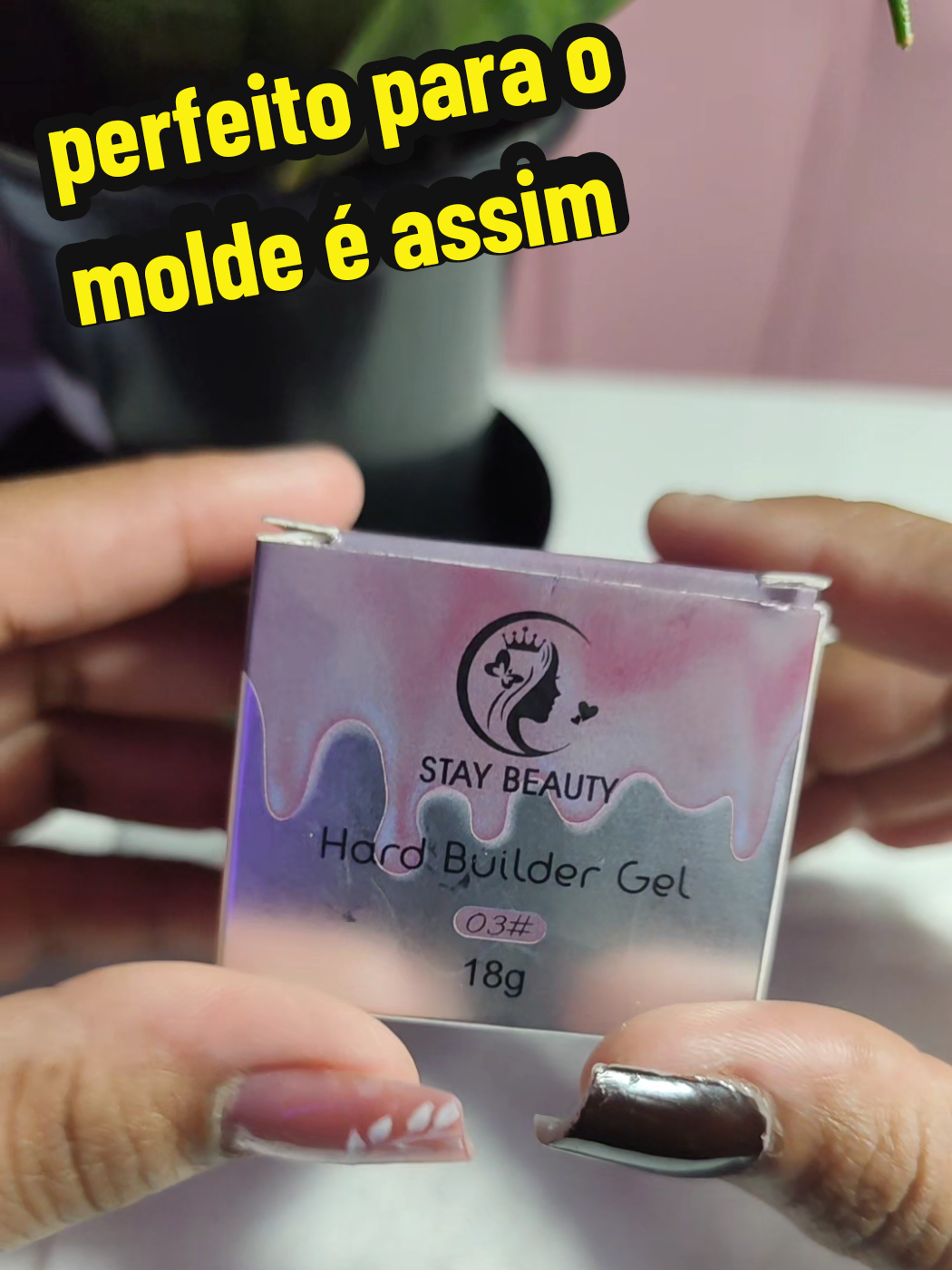 Você tem dificuldade de trabalhar no molde  F1 com géis autonivelantes com esse gel você não terá mais essa dificuldade!#gel #nailiniciante #nail#unhasdegel #tiktokshopbr77 