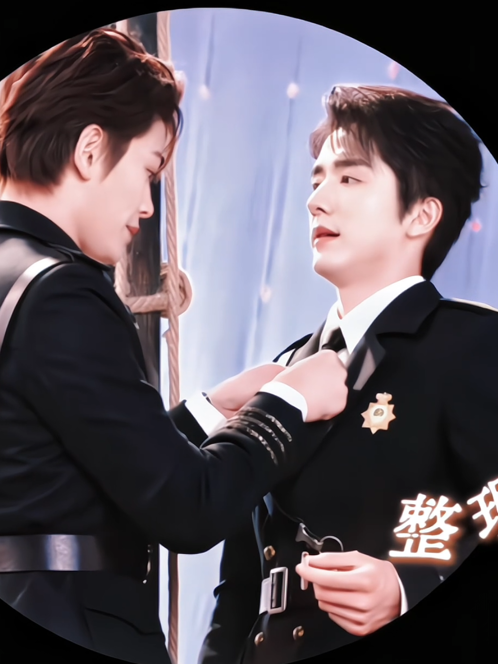 Đoàn phim đã cho toi 1 ngày chủ nhật thật là hạnh phúc🥹. Khúc Tân Thanh cõng Vũ Hề lắc qua lắc lại, ảnh kiểu quá mợt để phản kháng 🤣 #truongtanthanh  #dinhvuhe #hosonambo #songnamchu #couple 