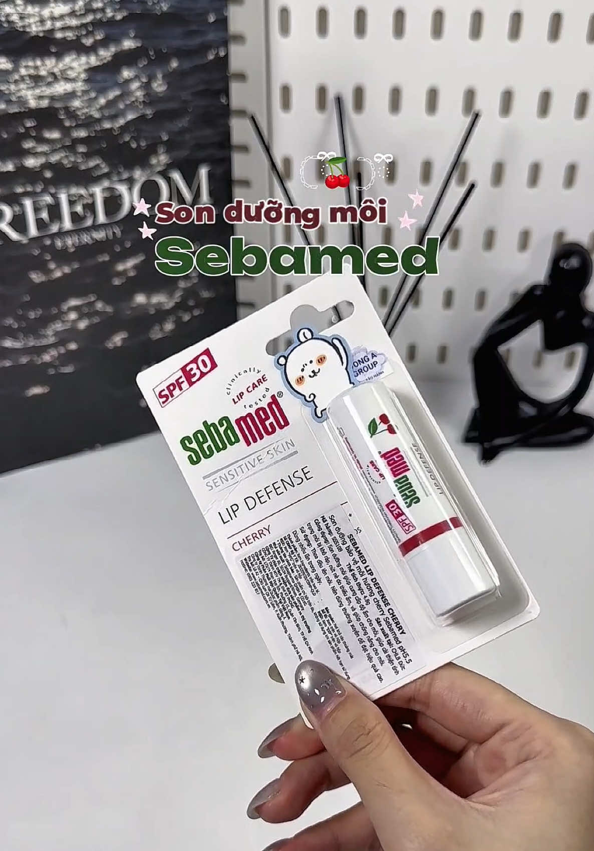 Son dưỡng môi có màu lại chống nắng cực xịn nè mấy bà ơi #sonduongmoi #sonduongcomau #sonduongmoisebamed #sebamed #sonduongmoicherry 