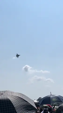 Di sebalik birunya langit, ada wira yang sentiasa bersedia mempertahankan keamanan negara. Keberanian, pengorbanan dan semangat juang warga TUDM menjadi inspirasi buat seluruh rakyat Malaysia. Semoga TUDM terus gagah menggalas amanah, terbang tinggi dengan penuh kebanggaan dan sentiasa dilindungi dalam setiap misi yang dijalankan. 🇲🇾✈️💙 SELAMAT HARI TUDM 2026🥰 Terima kasih TUDM atas jasa, pengorbanan dan bakti kepada negara. ❤️🇲🇾 #foryoupage #foryou #tudm #tudmmalaysia #CapCut 