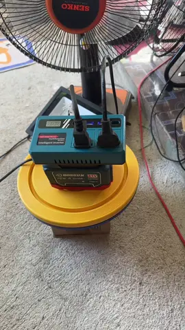 Bản nâng cấp chuyển điện 18 V tới 21 V lên 2 20 và có 4 cổng sạc điện thoại 2 cổng nguồn 2 20 dùng trực tiếp #dechuyennguonpin #dechuyendien18den21len220v 