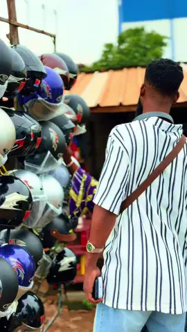 CHAQU’UN A UN CASQUE CHEZ MOI AVANT MON DÉPART RESPECT LES RÈGLES PARTAGE LIKE REPUBLIE METS EN FAVORIS ET COMMENTE ✅06 AOÛT LA NOUVELLE RENTRÉE TU ME CROISE QUELQUE PART TU PRENDS POUR TOI@IFEP-SHEKINA #togolais228🇹🇬 #lometiktok🇹🇬🇹🇬 #france🇫🇷 #pourtoi #smart 
