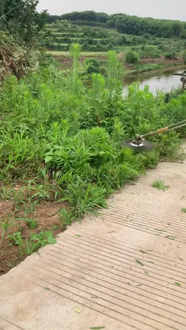 Brushcutter trimmer weeding potongrumput mesinrumputterbaik Mesinpotongrumputterbaik satisfying agro vidanocampo pruning lawnmower jardin #lawncare #gardening #Outdoors #giftsforhim #dealsforyoudays 