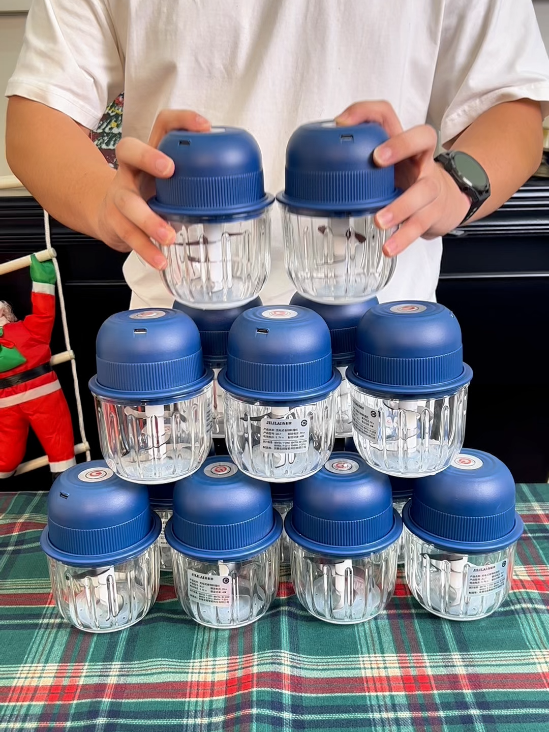 Máy xay tỏi ớt mini . Không sợ bị cay mắt mỗi khi đâm tỏi ớt nữa rồii#NIUMO