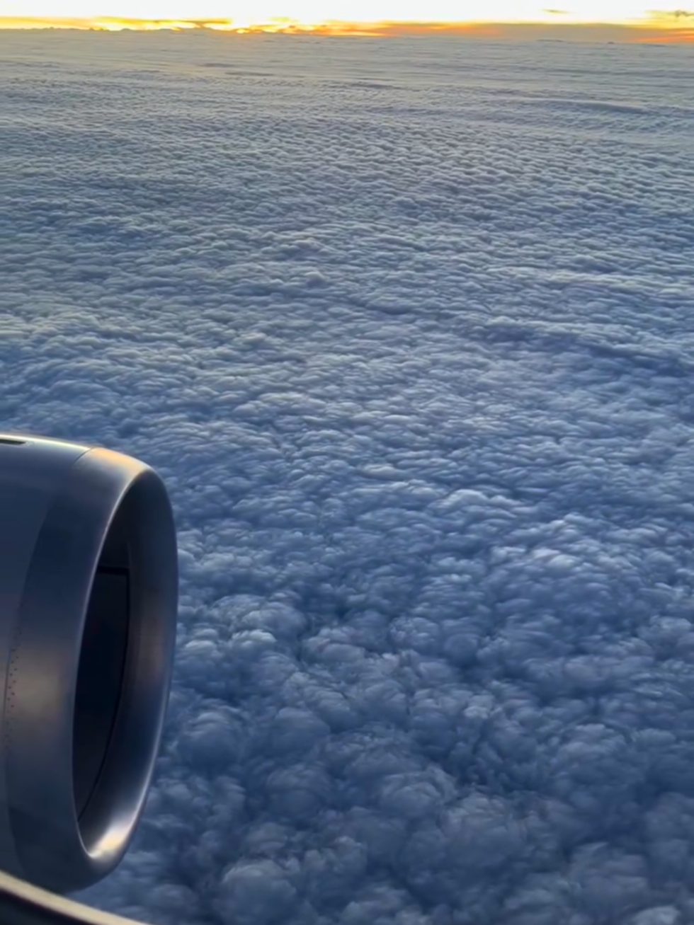 Sunset Sky ✈️ #creatorsearchinsights #aviationdaily #aviationlovers #pilotlife #foryoupage @TikTok Bangladesh 